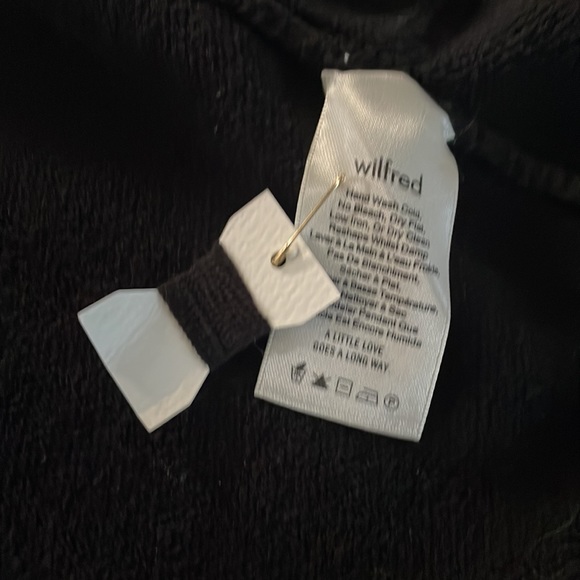 Wilfred oversized crop sleeve cardigan from Aritzia - Picture 5 of 6